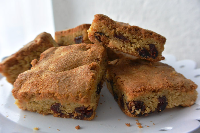 simple-thoughts-cranberry-blondies-recept