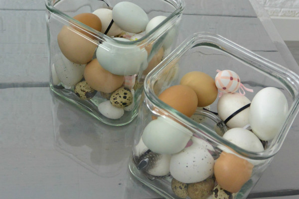 simple thoughts paasdecoratie huis eieren vaas