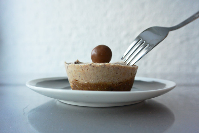 simple-thoughts-malteser-baileys-cheesecake-recept