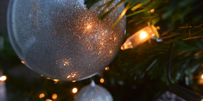 simple-thoughts-verzamel-kerstboom-glitter-kerstbal